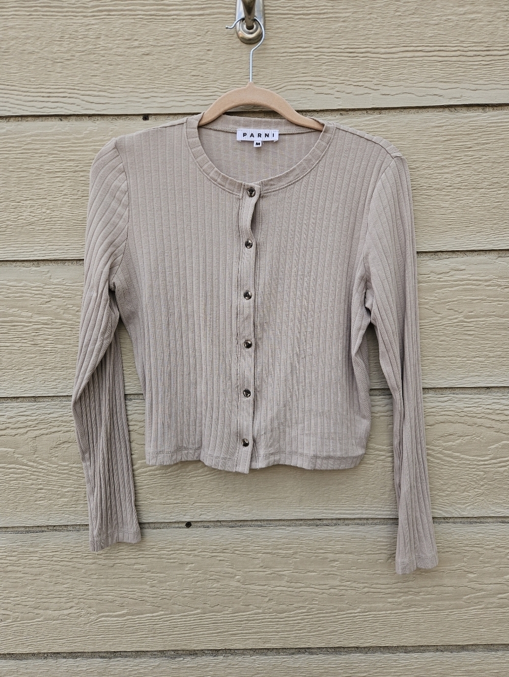 Parni beige ribbed cropped lightweight cardigan medium